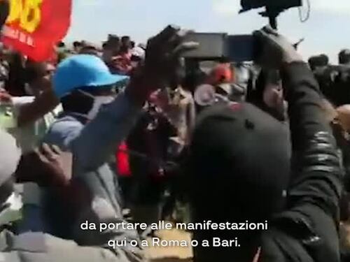 Nel ghetto di Torretta Antonacci: "Tutti abbiamo paura di Soumahoro e i suoi uomini"