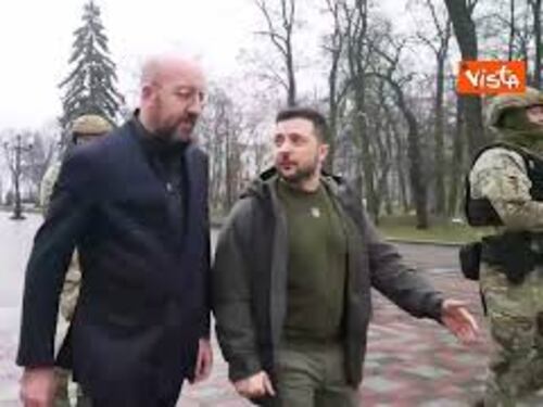 Zelensky mostra al Presidente del Consiglio Ue Michel la sua stella sua "Walk of the brave" a Kiev