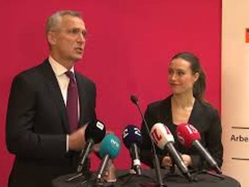 Stoltenberg: "Adesso è il momento per l'ingresso di Svezia e Finlandia nella Nato"