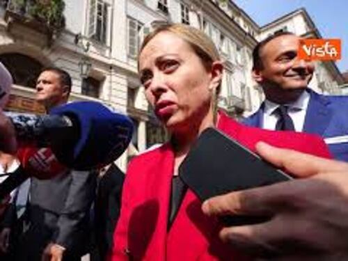 Meloni: Normali le contestazioni centri sociali, mi ricordano che sono da parte giusta della storia