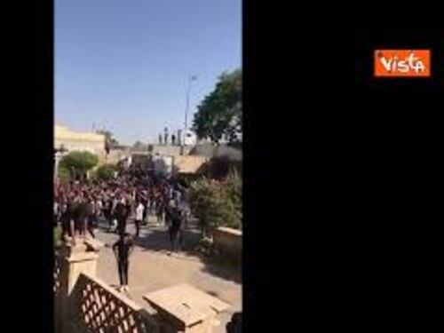 Assalto ambasciata svedese a Baghdad dopo l'autorizzazione del rogo del Corano