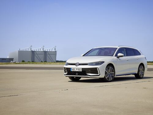 Volkswagen Passat (2024): guarda la video anteprima