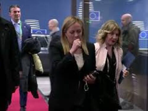 Meloni arriva alla riunione del Consiglio europeo