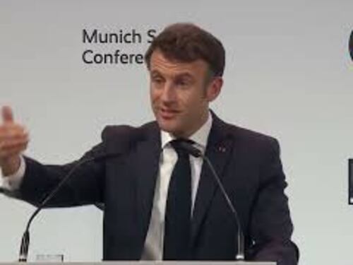 Macron: "Se l'Europa vuole difendersi, si armi"