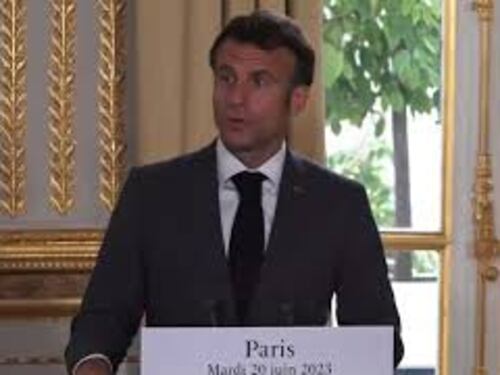 Macron: Cordoglio della Francia per scomparsa Berlusconi