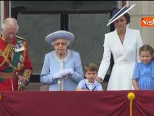 Un anno fa moriva la Regina Elisabetta, eccola al Giubileo di platino a giugno 2022