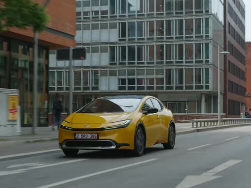 Toyota Prius Plug-In: la prova dell'ibrida che si crede elettrica. Guarda il video