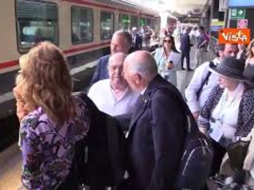 Lino Banfi su treno turistico Trenitalia: "Sto benissimo, orgoglioso di essere qui"