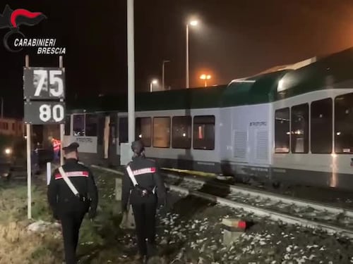 Treno deraglia vicino la stazione nel Bresciano