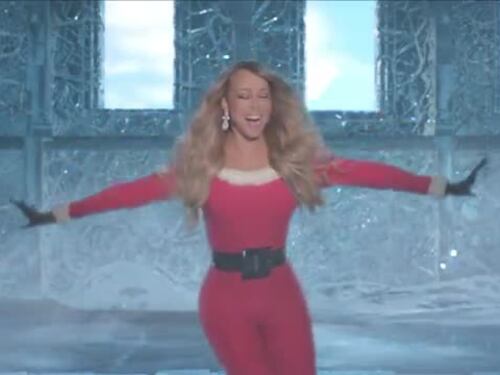Mariah Carrey inaugura la stagione di "All I Want for Christmas is You"