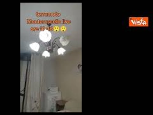 Terremoto ai Campi Flegrei, i video postati sui social
