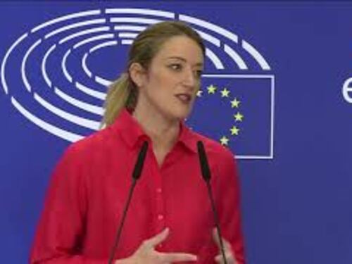 Metsola presenta squadra rugby del Parlamento europeo: "Simbolo dei nostri valori"