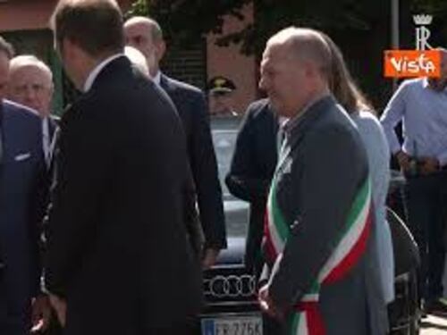 Operai travolti dal treno, Mattarella a Brandizzo depone mazzo di fiori su luogo tragedia