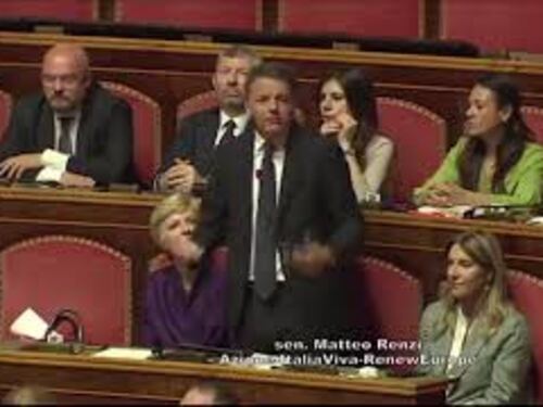 Commemorazione Berlusconi, Renzi: "Capolavoro mediatico quando pulì sedia Travaglio, con il sorriso"