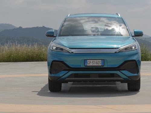 BYD Atto 3, la nostra prova su strada: guarda il video