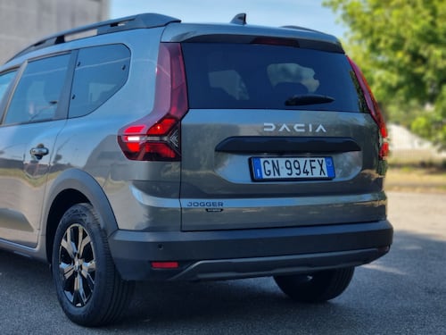 Dacia Jogger Hybrid 140: guarda il video del crossover da 20 km/l