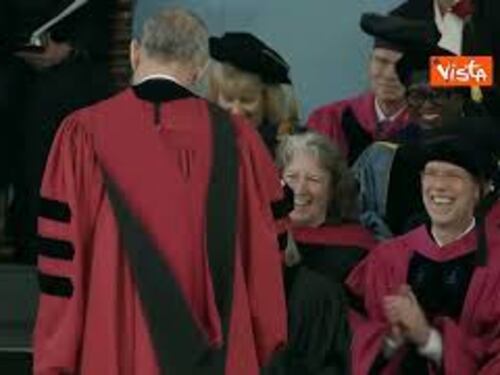 Tom Hanks riceve la laurea honoris causa ad Harvard