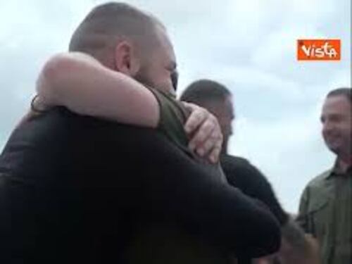 Zelensky rientra dalla Turchia con i soldati catturati a Mariupol