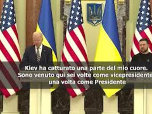 Biden a Kiev: "La democrazia resiste"