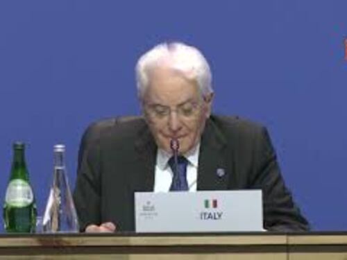 Mattarella: Continuare a sostenere l'Ucraina con determinazione
