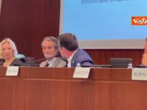 Intelligenza Artificiale, Salvini: "A Roma ragioniamo su taxi volanti"