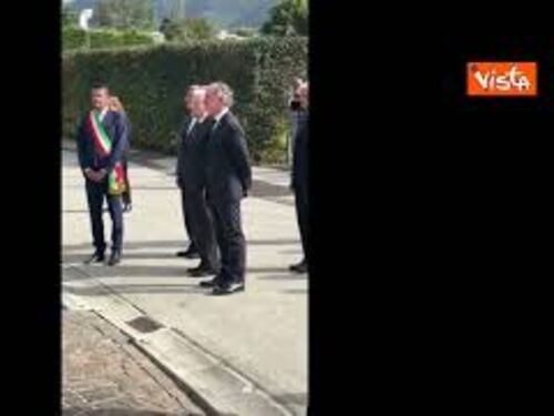 Vajont, il presidente Mattarella e Luca Zaia visitano il cimitero monumentale