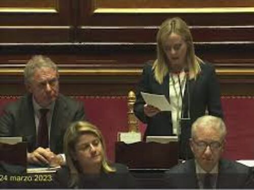 Meloni parla delle armi all'Ucraina: standing ovation in Aula