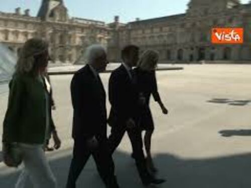 Mattarella e Macron al Louvre per inaugurare la mostra Naples à Paris