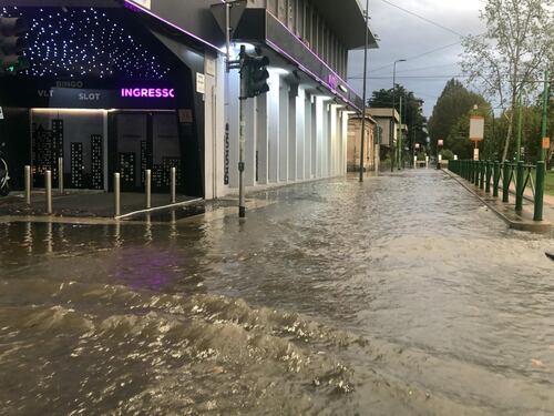 Nubifragio a Seveso, le strade invase dall'acqua