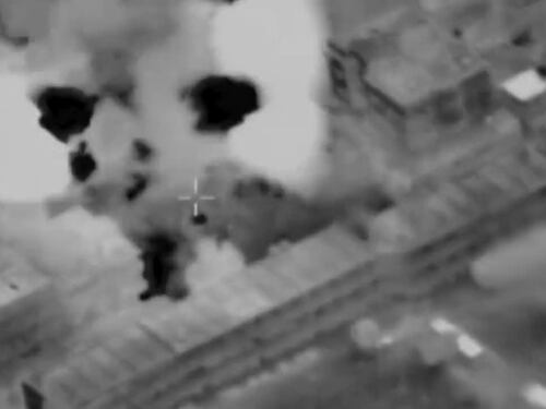 L'aeronautica israeliana bombarda le strutture di Hamas a Gaza