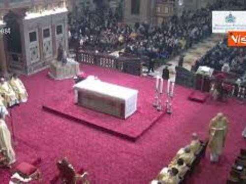 Blitz di Ultima generazione nella chiesa di Sant'Antonio a Padova nella notte di Natale