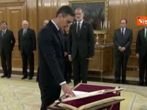 Sanchez giura come Primo Ministro della Spagna davanti a Re Filippo VI