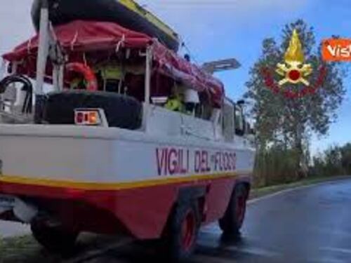 Alluvione in Toscana, Vigili del Fuoco impegnati a Campi Bisenzio