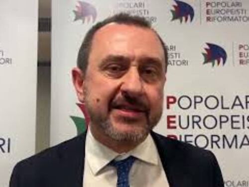 Rosato a Napoli presenta "Per": Lavoriamo per costruzione di un grande partito