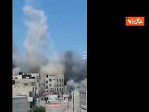 Razzo di Hamas su Israele che risponde con un raid. Ecco le immagini