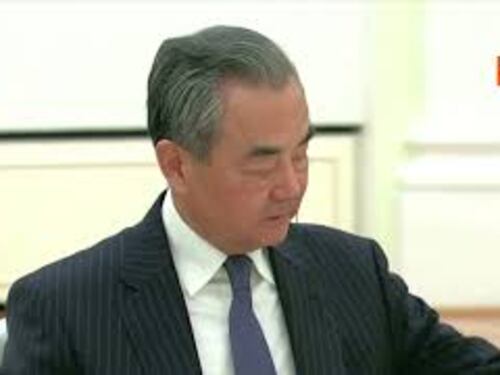 Putin riceve il capo della diplomazia cinese Wang Yi al Cremlino