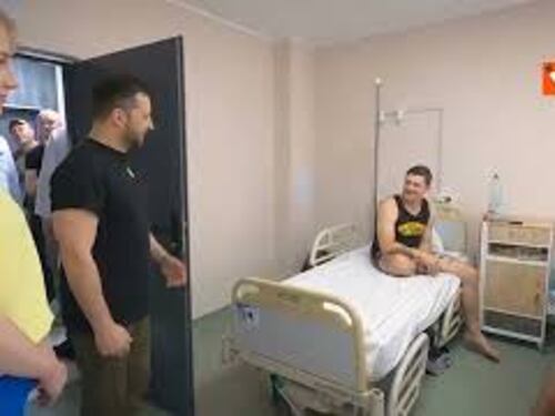 Zelensky visita i soldati a Ivano-Frankivs'k