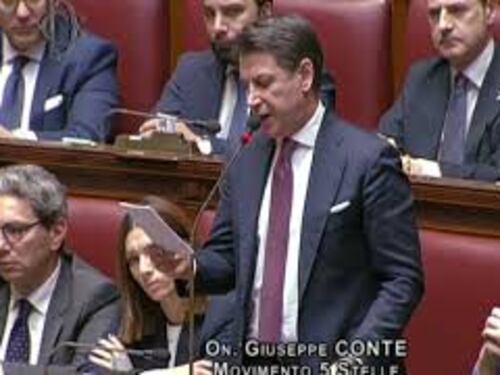 Pnrr, Conte a Governo: "Fate i patrioti, dite sì a collaborazione"