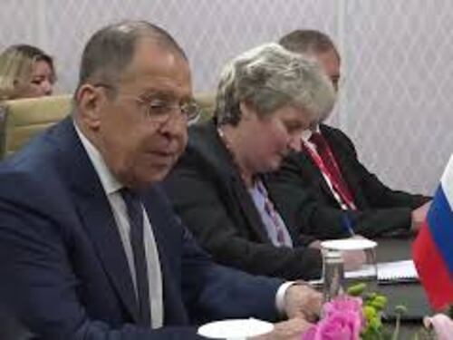 Lavrov incontra l'omologo cinese a margine del G20 in India