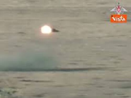 Drone russo distrugge carro armato ucraino, il video