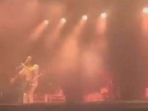 Insulti e offese contro Giorgia Meloni dai Placebo in concerto in Italia