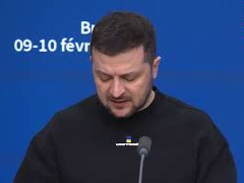 Zelensky: "Da Ue disponibilità a fornirci armi, anche jet"