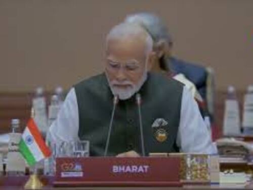 G20, Modi annuncia ingresso Unione africana come membro permanente. L'abbraccio con Assoumani