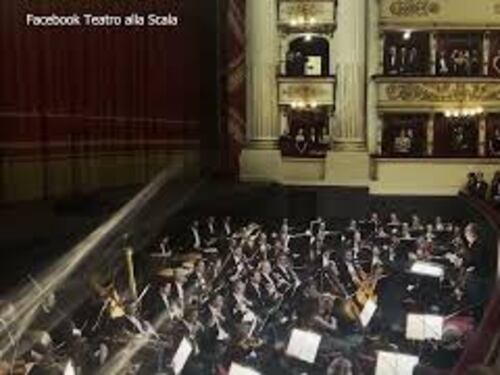 L'Inno di Mameli apre la prima della Scala di Milano