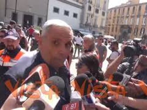 Giovane ucciso a Napoli. Oggi i funerali, Maurizio De Giovanni: Salvare i ragazzi
