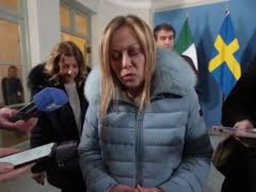 Meloni a Stoccolma scherza sul clima: "Giornata mite"