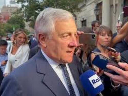 Tajani: "La questione migratoria va affrontata a livello europeo, UE deve fare di più"