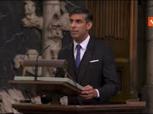 Rishi Sunak, primo premier induista in Gb, legge un brano del Nuovo Testamento a Westminster