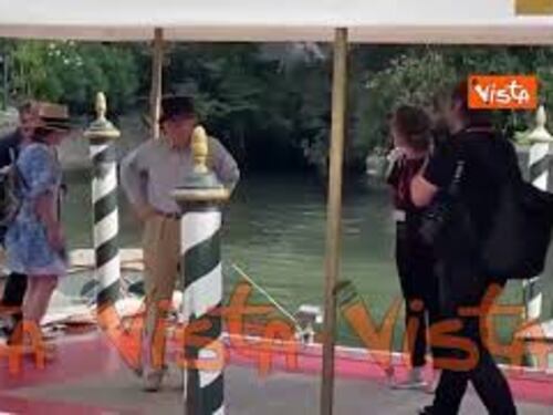 Venezia 80, Woody Allen sbarca al Lido per presentare “Coup De Chance”, fuori concorso al Festival