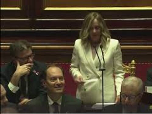 Non va il microfono, Meloni si sposta fra banchi dei Ministri al Question time al Senato